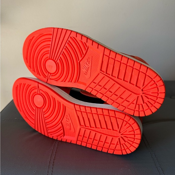 Nike Jordan 1 Mid “Rush Orange Crimson Bliss” - Picture 4 of 5